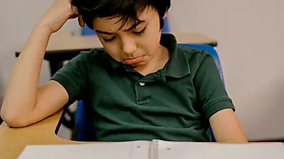 ADHD 약물치료로 틱 증상이 생겼다면?