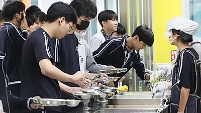 “급식 부담 해소” 경기도교육청, 학교 급식단가 식품비 4%, 운영비 18% 인상