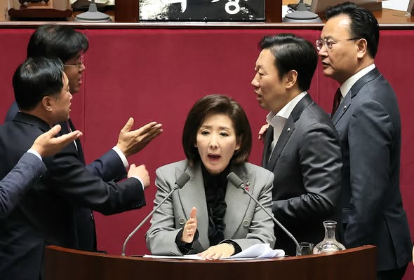 민생 볼모 잡은 ‘묻지마 필리버스터’…제1야당 국민의힘의 '몽니'