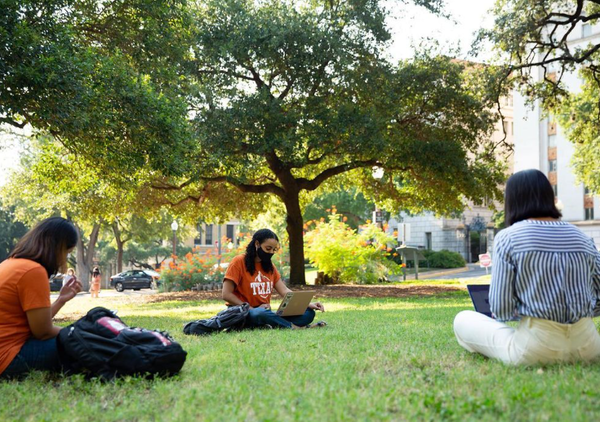 학생들의 중도이탈률을 줄이려면 소속감을 키워야 한다 [출처=The University of Texas at Austin]