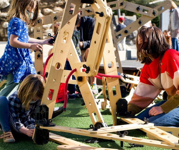 STEM 교육은 부모의 적극적인 참여가 중요하다 [출처=베이에리어디스커버리 뮤지엄]