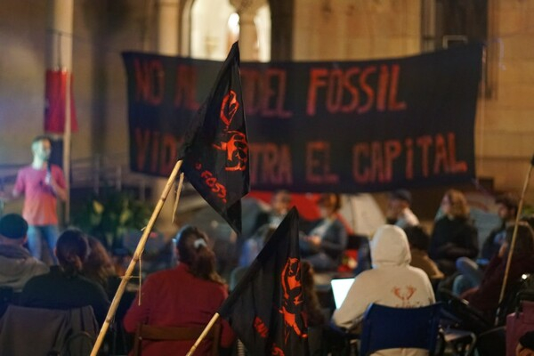 화석연료의 종식을 주장한 시위가 7일간 열렸다. End Fossil Barcelona