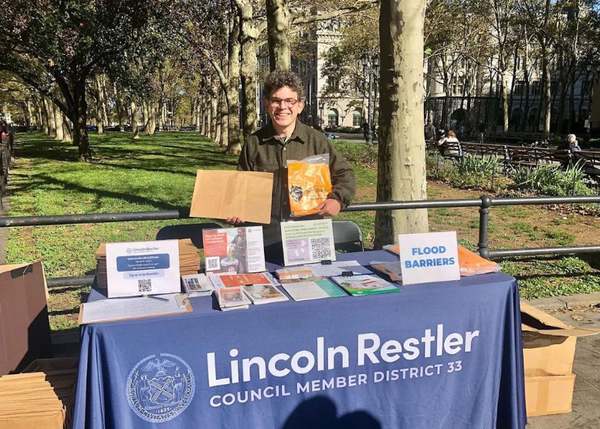 뉴욕시의 링컨레슬러 의원. 링컨 레슬러뉴욕시의원실 