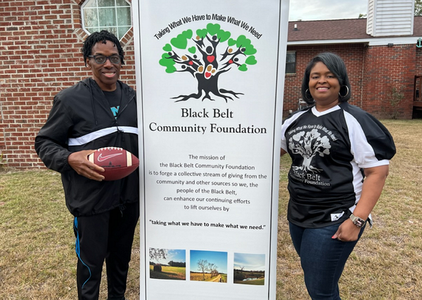 블랙벨트 지역 아이들에게 식량을 제공하고 있다. 앨라배마 커뮤니티푸드뱅크 