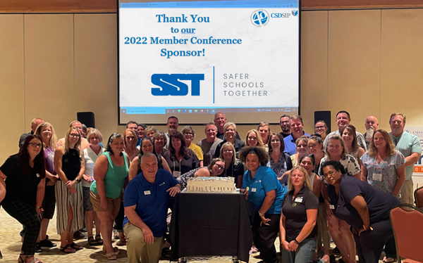 SST는 시카고 공립학교와 계약을 맺고 학생들의 SNS를 모니터링한다. SST 