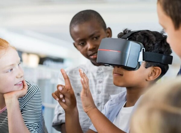 주목받는 'AR/VR학습', "진정한 장점은 교육자 능력 강화"