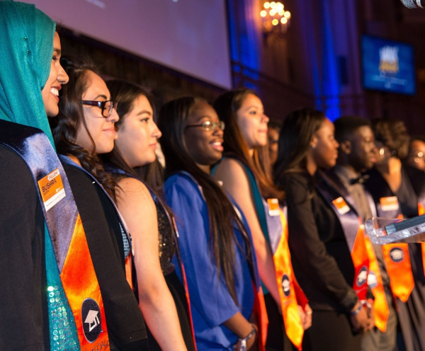 여학생들의 대학 등록률 감소는 회복하기까지 몇 년이 걸릴 수 있다는 주장이 제기됐다. 원골 