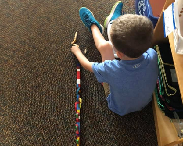 사회적 기술 훈련은 사회적 불안 증상을 치료하는 데 효과적이다. 파리엘리멘터리스쿨 