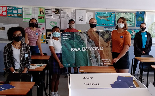 프라다 그룹의 SEA BEYOND 캠페인. 프라다 