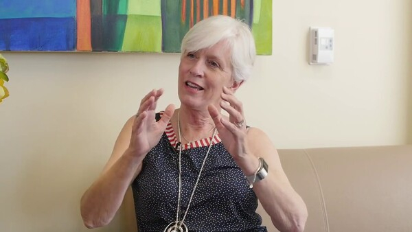 데보라 로우 반델 박사. UCI 교육학회