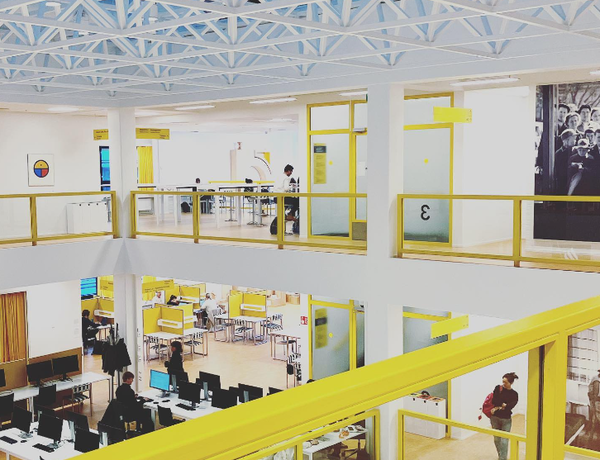 핀란드는 표준화된 시험을 강조하지 않는다. 위배스퀼래대학