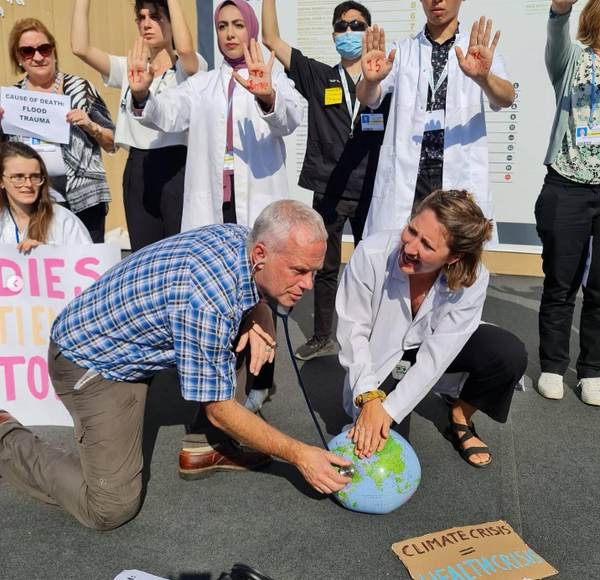 기후변화는 응급실에서의 진단부터 정신건강, 수면의 질, 영양 섭취에 이르기까지 의료의 다양한 측면에 영향을 미친다. 지속 가능한 미래를 위한 의대생 모임