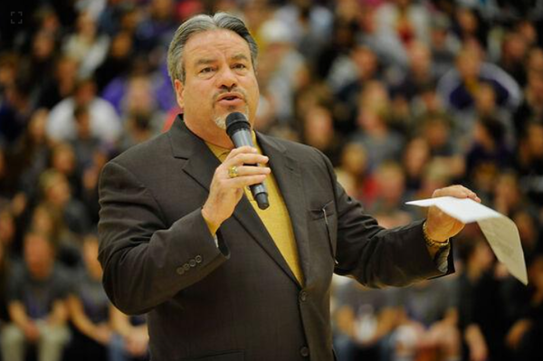 전 컬럼비아 공립학교 교육감 크리스 벨처는 "체벌은 학생들이 학교에서의 안전에 의문을 품게 만들 수 있다"고 말한다. 콜럼비아미주리안 