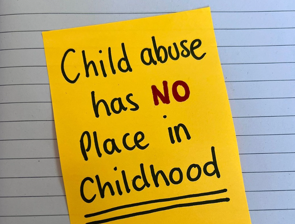 한 학급의 아동 중 7명이 18세가 되기 전에 학대를 경험한다. NSPCC 