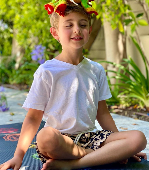 요가 수련을 하면서 실수에 대한 두려움 없이 놀이를 즐기고 집중할 수 있게 된다. 미니요기스스튜디오