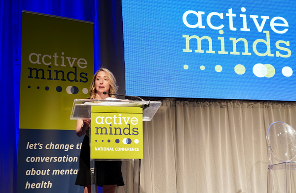 말몬 이사는 동생 브라이언이 자살로 세상을 떠나자 이와 같은 비극이 더 이상 일어나지 않기를 바라는 마음에서 2003년 대학 기숙사에서 액티브 마인즈를 설립했다. 액티브마인즈 