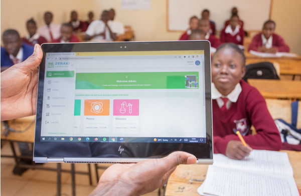 남아공 학교의 대다수는 여전히 교육 및 학습 목적의 인터넷 연결이 부족하다. 커넥티드교육