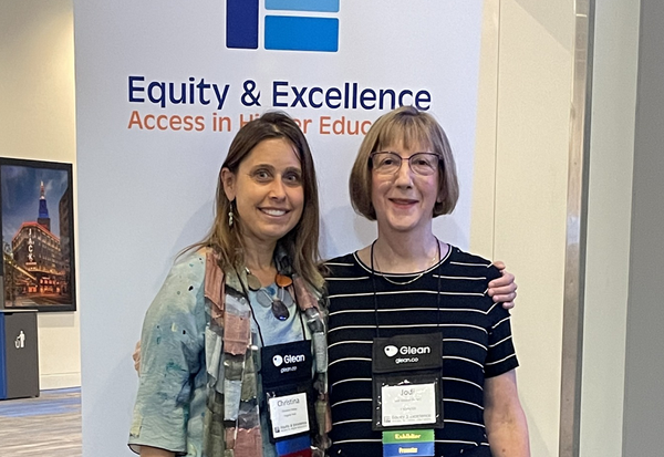 청소년 및 ADHD 코칭 전문가이자 JST코칭의 대표 조디 슬리커 트리플렛은 “난독증이 있으면서도 독서에 대한 강한 애정을 키울 수 있다. 또한 난독증이 있는 자녀에게도 책을 사랑하도록 가르칠 수 있다”고 말한다. JST코칭