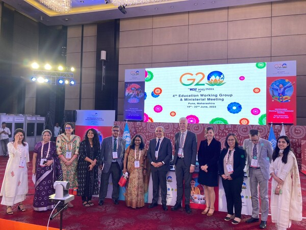 푸네에서 열린 G20 교육장관회의(EMM)에서 화두가 된 이슈 중 하나가 표준화 시험이 학생의 불안을 유발할 수 있다는 것이었다. oecd 