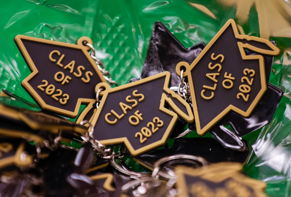 학교 강당이든 지역 커뮤니티 센터든 학교는 매 모임마다 200명 이상의 학부모와 대화를 나누고 있다. 헤인즈 시티 고등학교