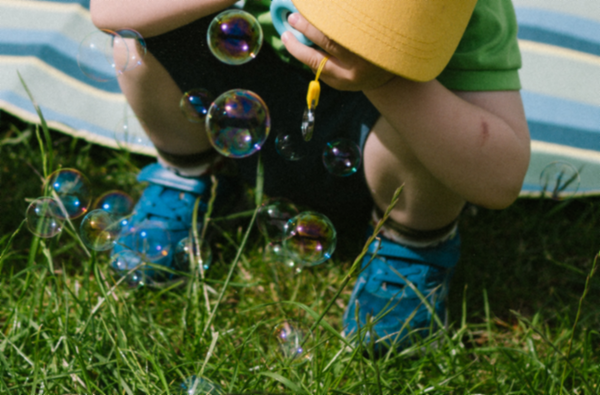 야외는 탐험을 기다리는 감각 자극의 보물창고라 할 수 있다. 자폐인식센터