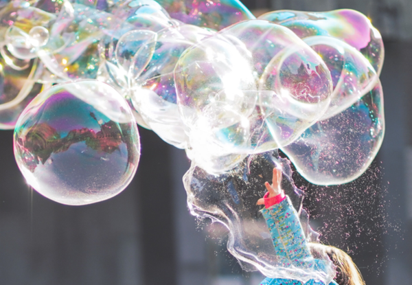 비눗방울 불기는 입 근육을 강화하여 구강 운동 능력을 향상시킨다. 자폐인식센터