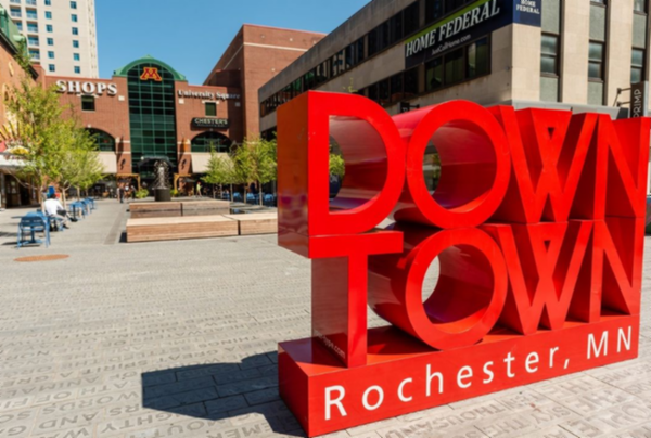 미네소타로체스처대학의 학생 성공 코치 브리짓테트 바트사는 학업 상담과 목표에 대한 피드백뿐만 아니라 개인적인 문제와 고강도 프로그램의 압박에 대한 도움을 포함하는 지원을 제공한다. 미네소타로체스처대학