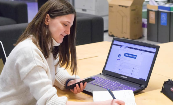 즉각적인 피드백을 제공하여 교사가 학생의 참여도와 이해도를 평가할 수 있도록 도와준다. Curipod