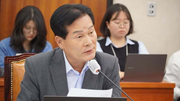 국민의힘 김현지 공세에 민주당 주철현 의원 반격